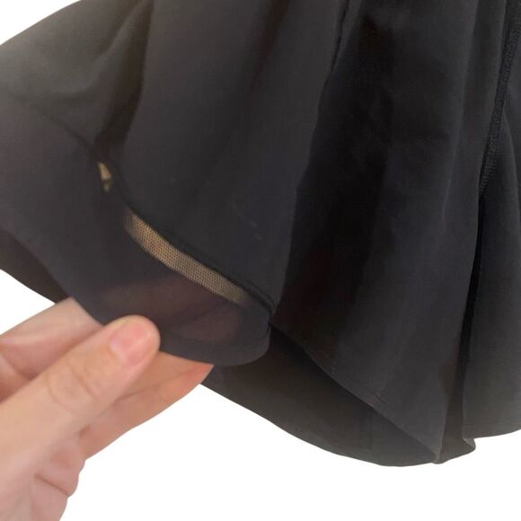 Lululemon black shorts size 8 - Picture 3 of 5